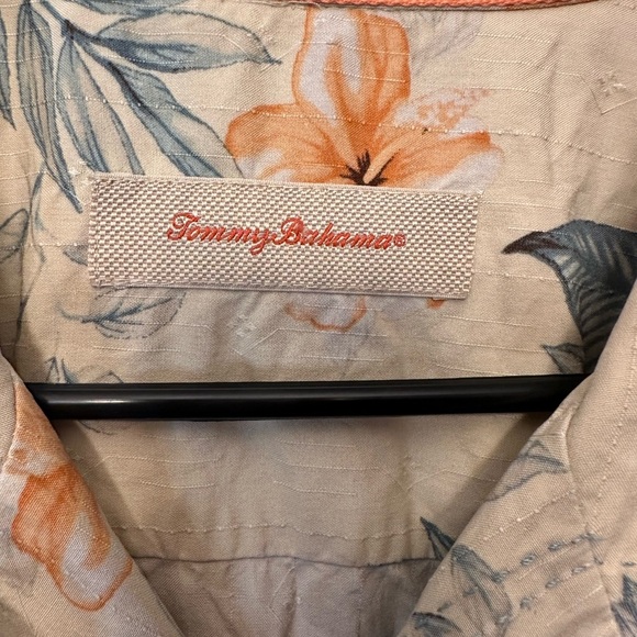Tommy Bahama Size XL 100% Silk Hawaiian Camp Shirt Multicolor Floral Print - Picture 2 of 11